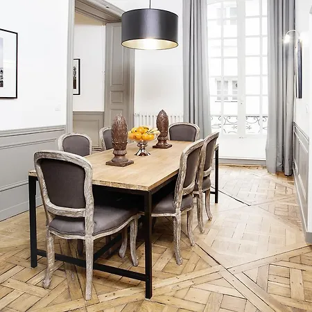 Livinparis - Luxury 2 Bedrooms Le Marais I