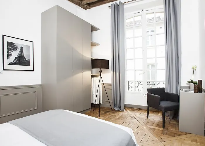 Livinparis - Luxury 2 Bedrooms Le Marais I דירה פריז
