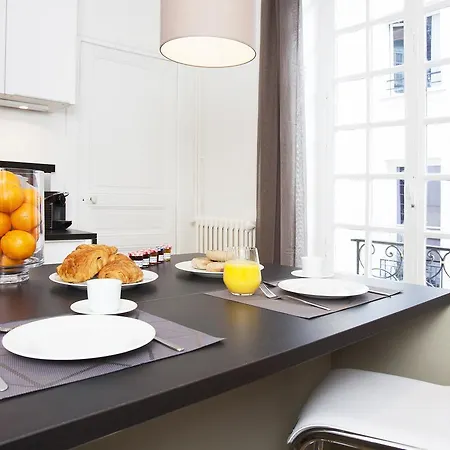 Livinparis - Luxury 2 Bedrooms Le Marais I