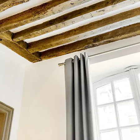 Livinparis - Luxury 2 Bedrooms Le Marais I Apartment *