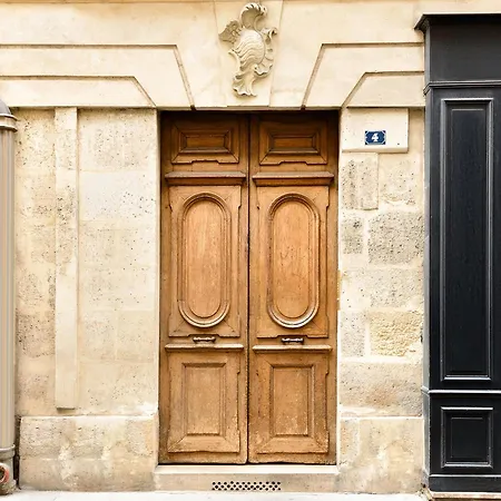 Livinparis - Luxury 2 Bedrooms Le Marais I Apartment Paris