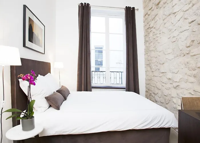 Livinparis - Luxury 2 Bedrooms Le Marais I Apartment Paris