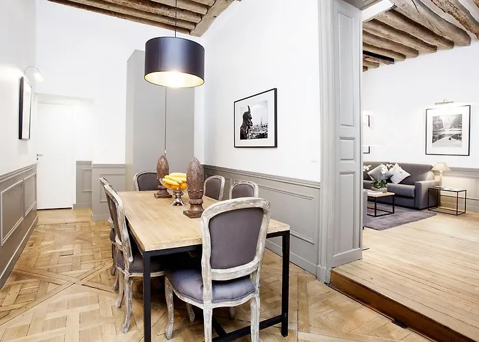 Livinparis - Luxury 2 Bedrooms Le Marais I Apartment Paris
